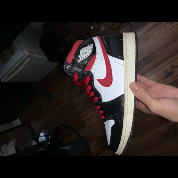 Jordan Retro Gym Red size 9.5 - Picture 4 of 5